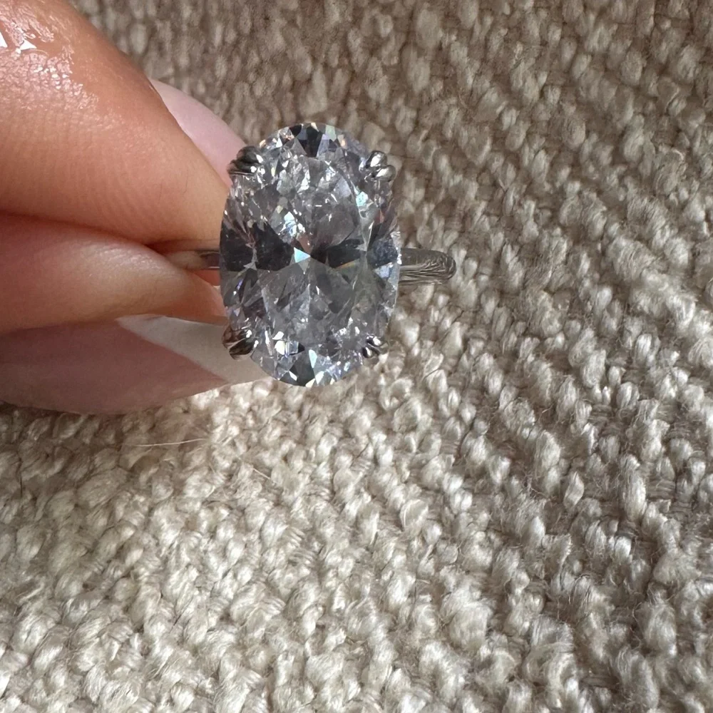 5ct Elegant Silver and LAB Moissanite Oval-Cut Ring - Picture 3 of 6